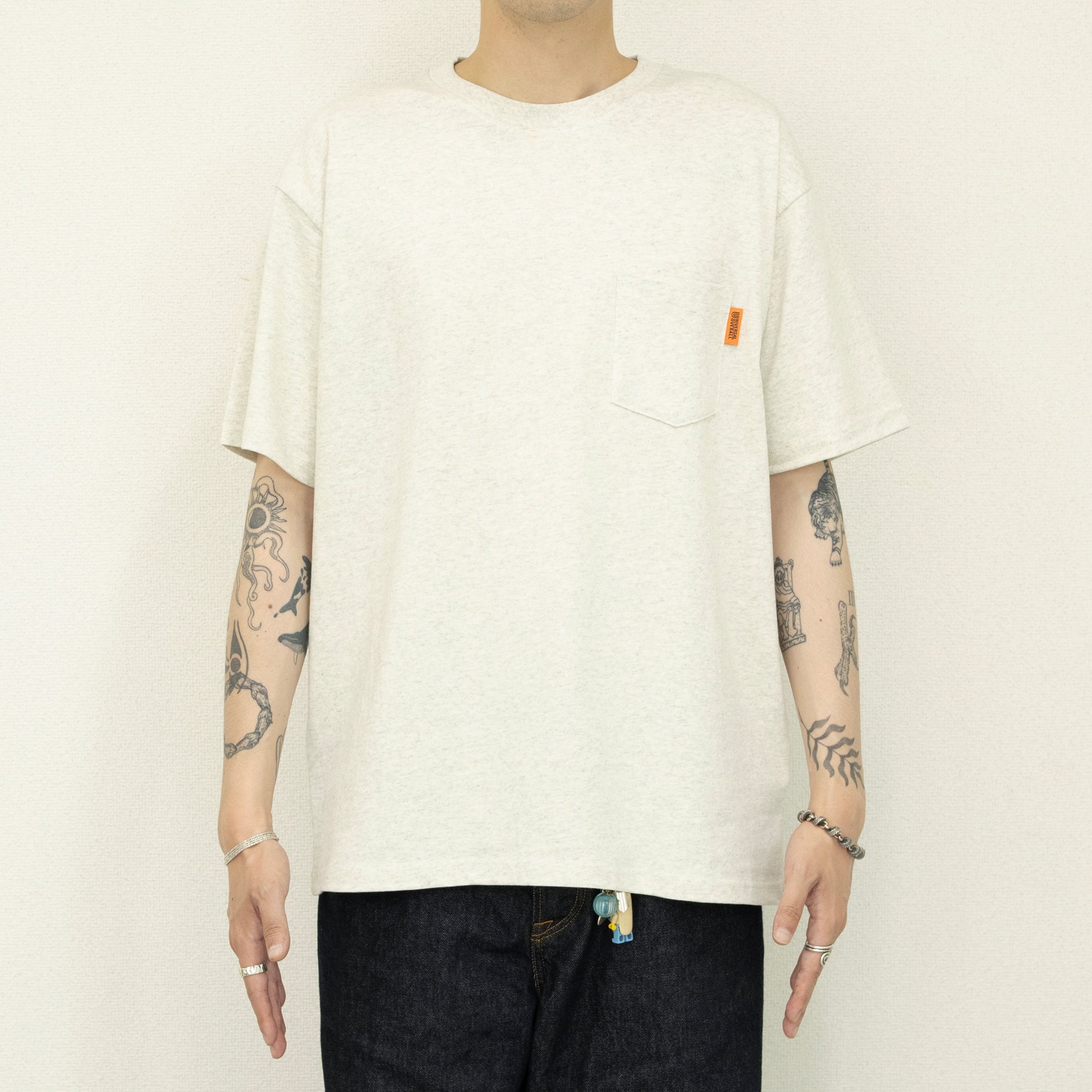 UO LOGO BACK PT TEE【U2523209-B】