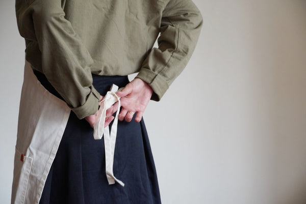 OFF WHITE APRON　イズ　クール