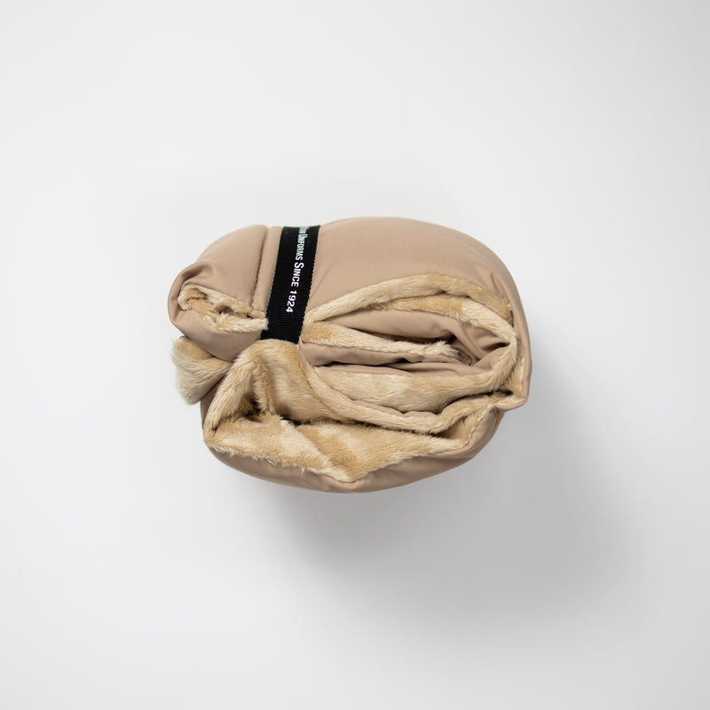 UOタフタ中綿マフラー【M1030】